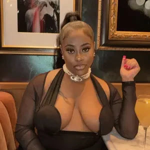 Bella wearing LUMMVRA Invisible Lift inserts