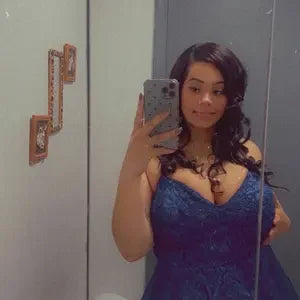 Olivia wearing LUMMVRA Invisible Lift inserts